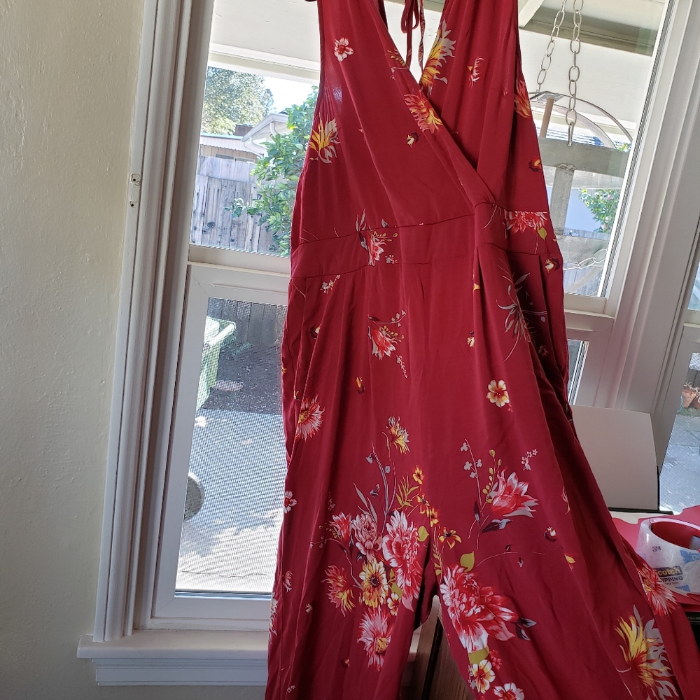 Plus Size Floral Wide-Leg Jumpsuit - Burgundy - Picture 4 of 4